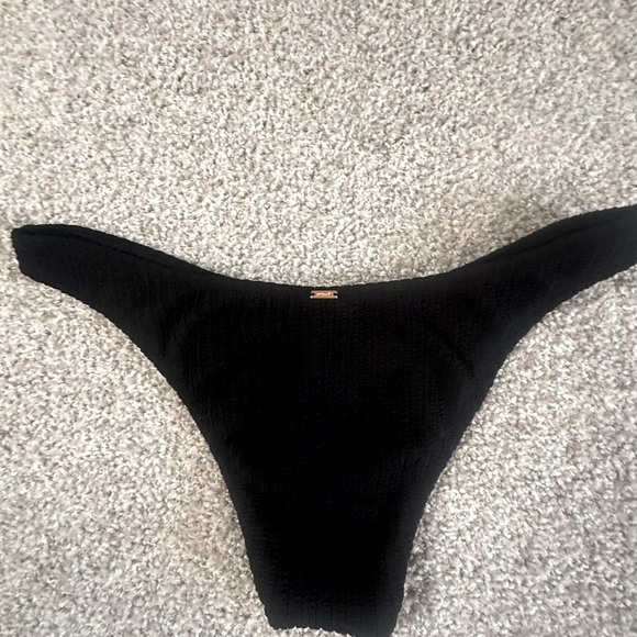 Like new women’s black textured ruffled pink by Victoria’s Secret bikini bottoms - Picture 1 of 3